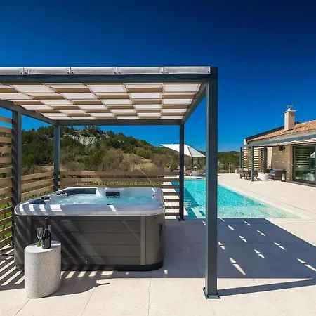 Dom wakacyjny Noeli Hum